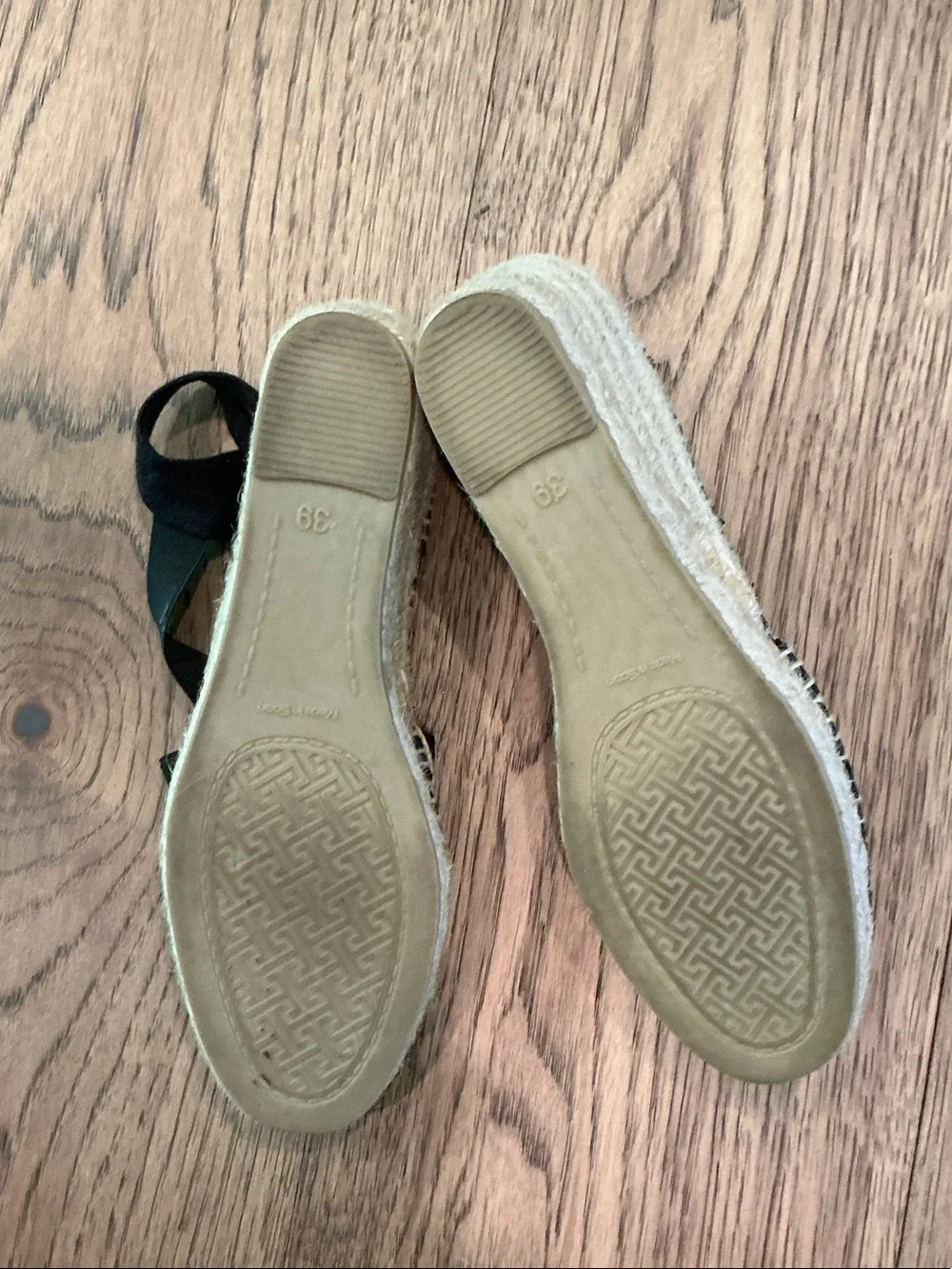 Toni Pons Black Canvas Women's Espadrille Sandals with Elastic Cross Straps